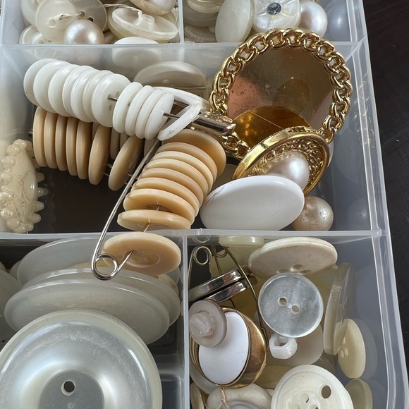 Assorted Buttons - Picture 3 of 3